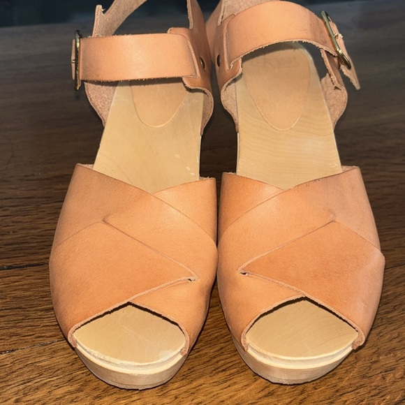 Bryr Tan Leather Sandals - Picture 3 of 16